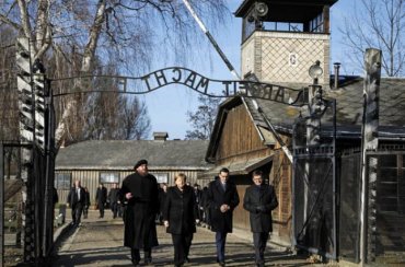 Ангела Меркель впервые побывала в Освенциме