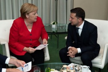 Перед саммитом в Париже Зеленский встретится с Макроном и Меркель
