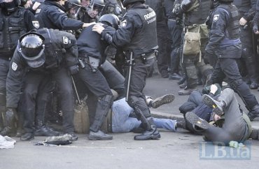 Билецкий обещал перекрыть дороги, если полиция не отпустит задержанных