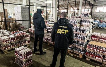 В Ровно изъяли 24 тысячи бутылок фальсификата