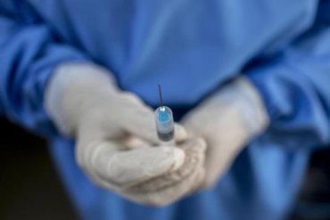 Интерпол предупреждает, что вакцина от коронавируса может оказаться поддельной