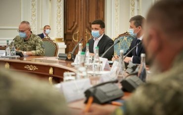 Президент поздравил украинских военных с Днем ВСУ