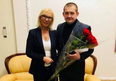 Уволен представитель омбудсмена, избивший охранника ресторана на Донбассе
