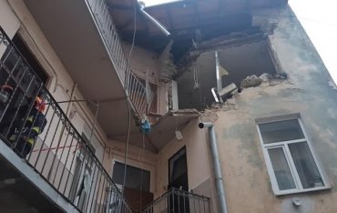 Во Львове взрыв разрушил стену дома, есть пострадавшие