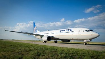 В США на борту United Airlines пассажир умер от COVID-19