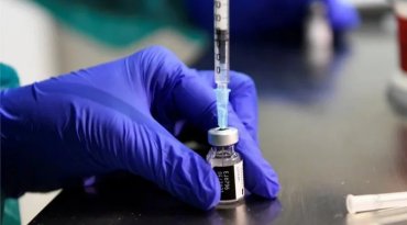 Страны ЕС официально начинают массовую вакцинацию от COVID-19