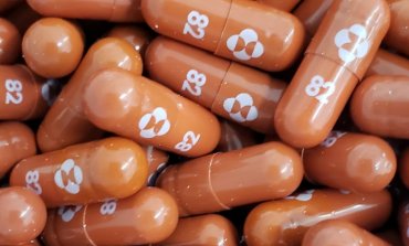 Комиссия по здравоохранению США одобрила таблетки от COVID-19