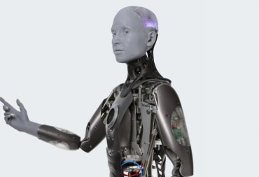Британские инженеры показали пугающе похожего на человека робота. Видео