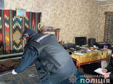Зарезал и спрятал в диван: на Одессчине мужчина убил собутыльника