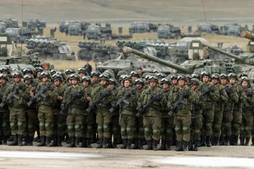 Россия продолжает стягивать войска к границе с Украиной – Минобороны