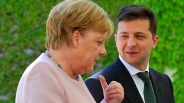 Меркель лично блокировала поставки оружия в Украину – Bild