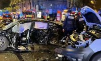 Парижское такси отказалось от автомобилей Tesla после инцидента с погибшим и 20 пострадавшими