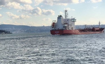 Турецкий танкер заблокировал пролив Босфор из-за выпавшего якоря