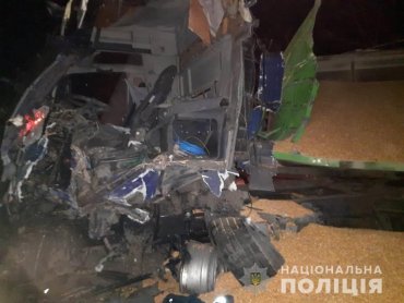 Под Одессой столкнулись три грузовика: два водителя погибли