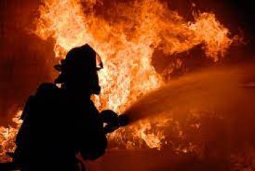 Во Львове три человека сгорели при пожаре дома