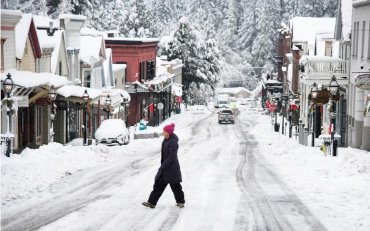 Калифорнию завалило снегом: побит рекорд полувековой давности