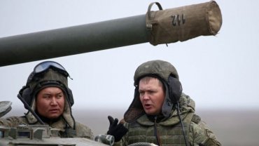 Появляются новые лагеря: Россия продолжает наращивать войска на границе с Украиной