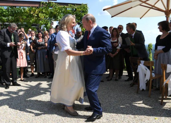 Кнайсль запомнилась танцем с Путиным на собственной свадьбе