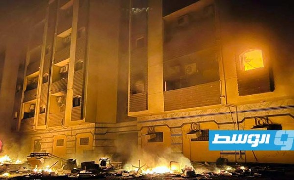 Горящее здание парламента Ливии