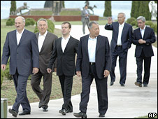 Лидеры стран СНГ в ходе неформального саммита