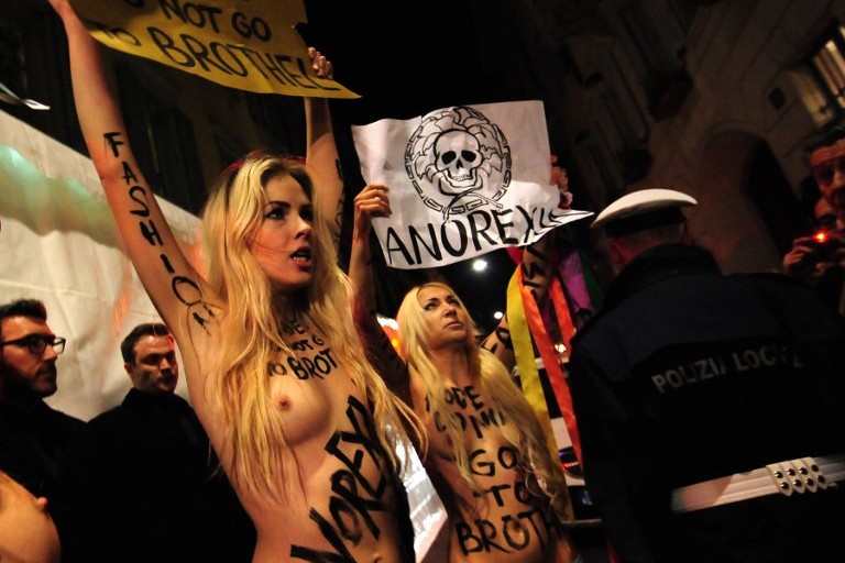 Активистки FEMEN провели акцию протеста в Милане 