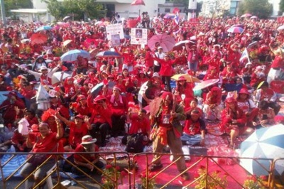 Новый Регион: Красный Бангкок: Оппозиция захватила столицу Таиланда (ФОТО)