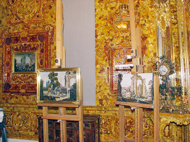 Фрагмент южной стены Янтарной комнаты Екатерининского дворца