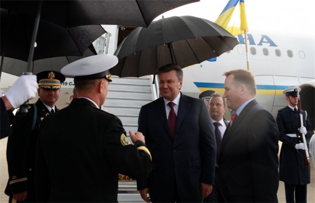 Янукович пообещал НАТО 