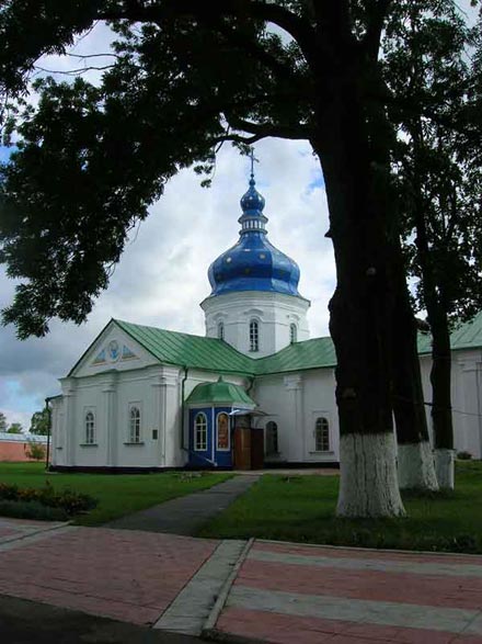18. Успенская каменная трапезная церковь Густинского монастыря