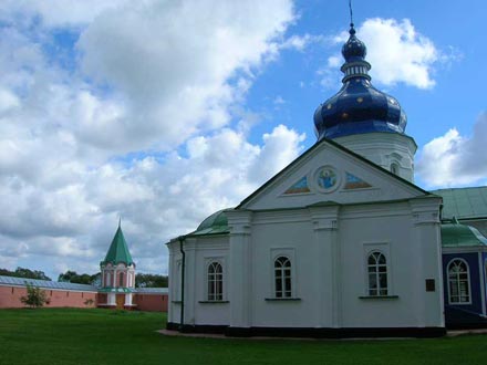 19.Малая трапезная церковь Густинского монастыря