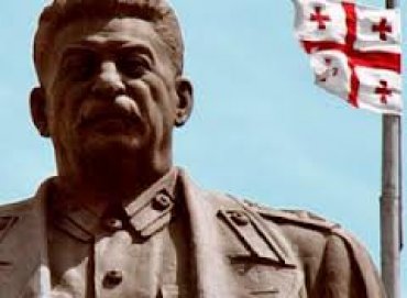 Новая грузинская власть восстанавливает памятники Сталину