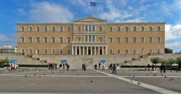 Парламент Греции ужесточил в стране налоги
