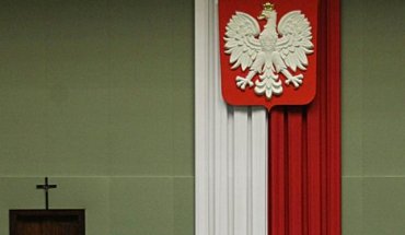 Из польского парламента хотят убрать христианский крест