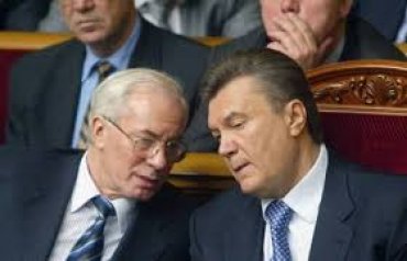 Азаров станет костью, которую Янукович бросит оппозиции, – политолог