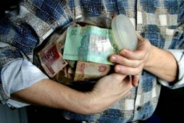 В домах украинцев денег больше, чем в резервах Нацбанка