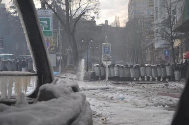 Священнику во время молитвы в Киеве гранатой «Беркута» выбило глаз