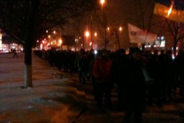 В Сумах митингующие не дали облсовету принять заявление о поддержке Януковича