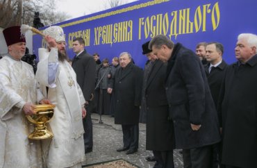 Священники УПЦ МП возмущены подобострастием митрополита Павла перед Януковичем