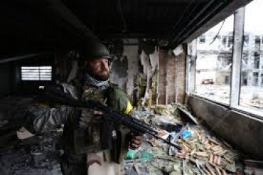Боевики отбирают у «киборгов» патроны, гранаты и аптечки