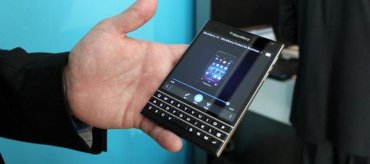 Blackberry представила ограниченную версию смартфона Passport