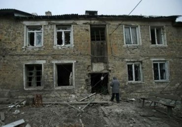 На Луганщине боевики обстреляли дом престарелых