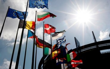 Франция должна вернуть Евросоюзу 1 млрд евро субсидий