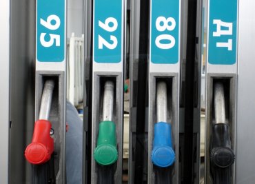 Что будет с ценами на бензин – требования Яценюка