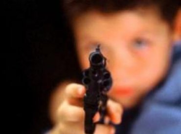 В Москве 11-летний школьник застрелился из пистолета отца