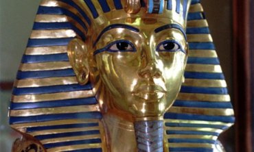 В Египте будут судить работников музея из-за бороды Тутанхамона
