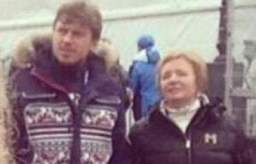 Опубликован фото новой семьи экс-жены Путина, гуляющей по Европе
