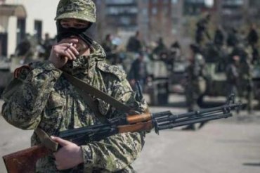 Военным РФ запретили гулять по Донецку и Луганску в форме