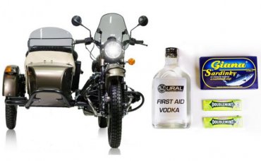 В США продают мотоциклы «Урал» с бутылкой водки в комплекте
