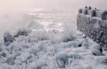 Из-за рекордно низкой температуры в США замерз Ниагарский водопад