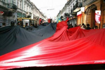 Львовский облсовет будет вывешивать флаг ОУН девять раз в году